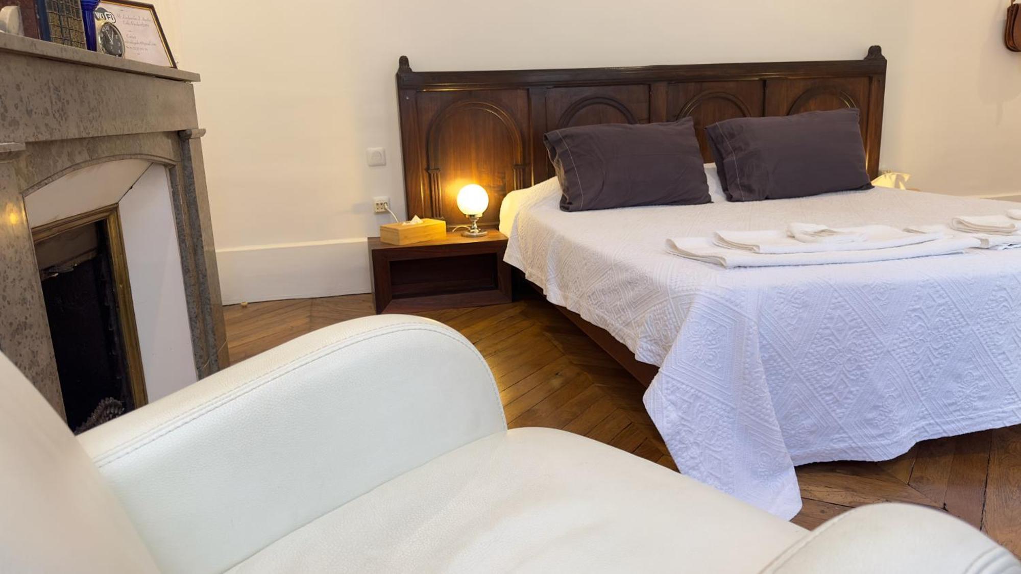 Chambre De Charme Au Coeur Du Vieux Valence - Confort & Calme Exteriér fotografie