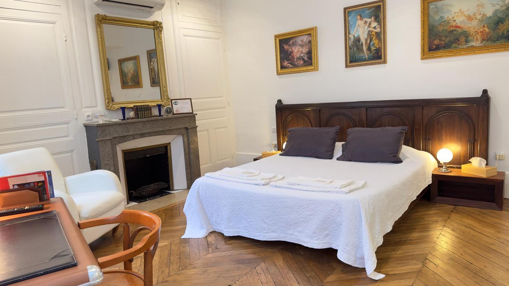 Chambre De Charme Au Coeur Du Vieux Valence - Confort & Calme Exteriér fotografie