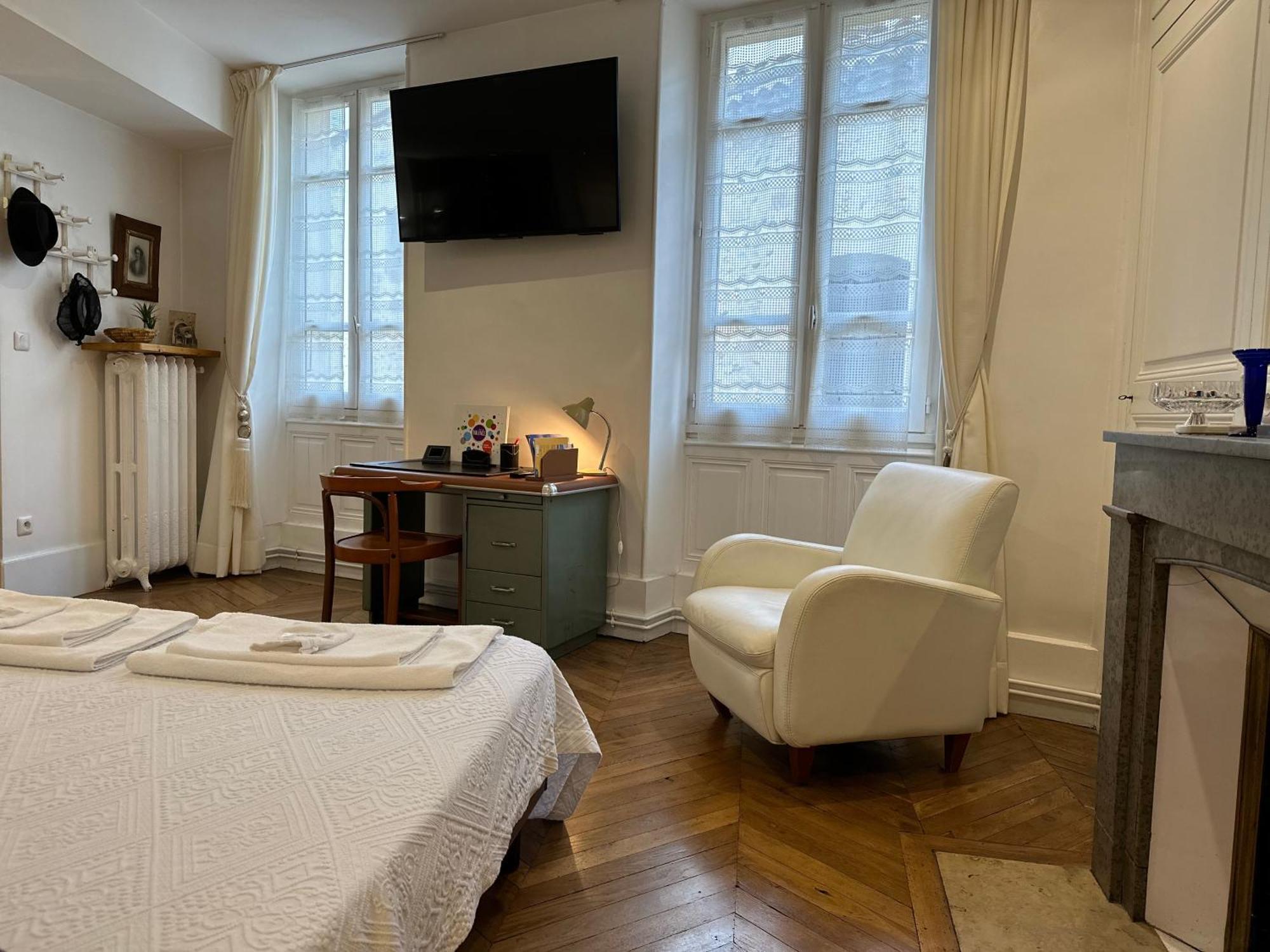 Chambre De Charme Au Coeur Du Vieux Valence - Confort & Calme Exteriér fotografie