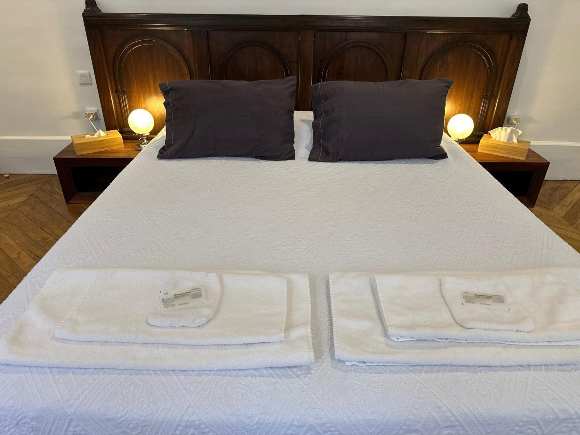 Chambre De Charme Au Coeur Du Vieux Valence - Confort & Calme Exteriér fotografie