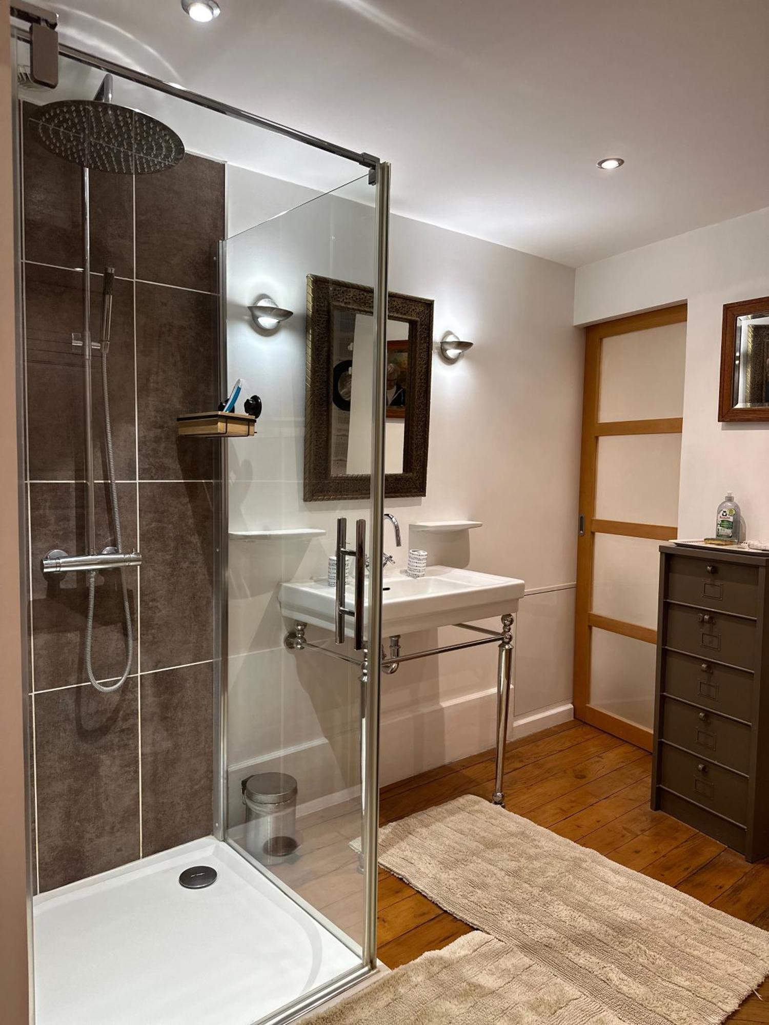 Chambre De Charme Au Coeur Du Vieux Valence - Confort & Calme Exteriér fotografie